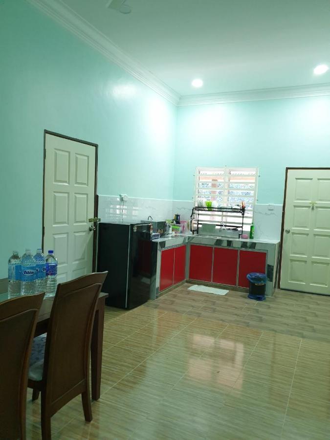 Nipah Homestay Kuala Besut Exterior foto